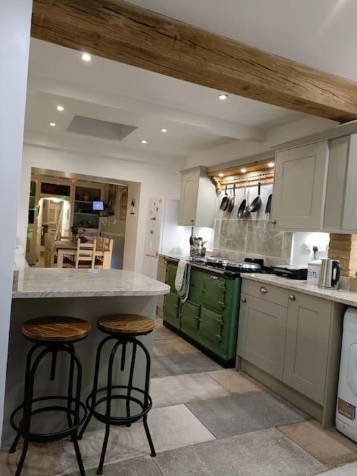Big Fireplace Aga Hot Tub Wet Room Barn Garage Llanelli Luaran gambar
